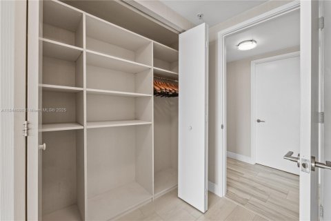 Condominio en venta en Sunny Isles Beach, Florida, 3 dormitorios, 175.77 m2 № 1840713 - foto 25