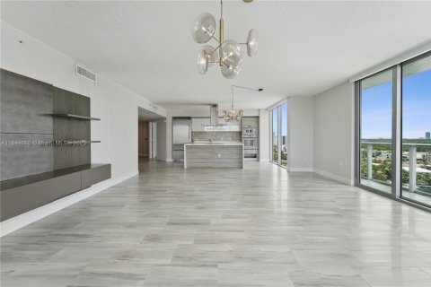Condominio en venta en Sunny Isles Beach, Florida, 3 dormitorios, 175.77 m2 № 1840713 - foto 7
