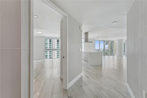 Condominio en venta en Sunny Isles Beach, Florida, 3 dormitorios, 175.77 m2 № 1840713 - foto 2