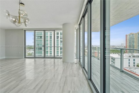 Condominio en venta en Sunny Isles Beach, Florida, 3 dormitorios, 175.77 m2 № 1840713 - foto 9