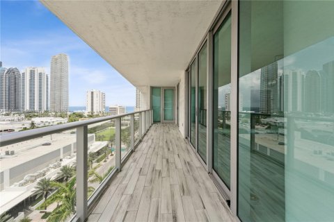 Condominio en venta en Sunny Isles Beach, Florida, 3 dormitorios, 175.77 m2 № 1840713 - foto 1