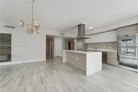 Condominio en venta en Sunny Isles Beach, Florida, 3 dormitorios, 175.77 m2 № 1840713 - foto 11