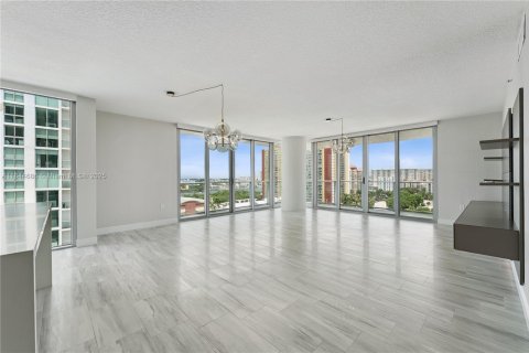 Condominio en venta en Sunny Isles Beach, Florida, 3 dormitorios, 175.77 m2 № 1840713 - foto 5