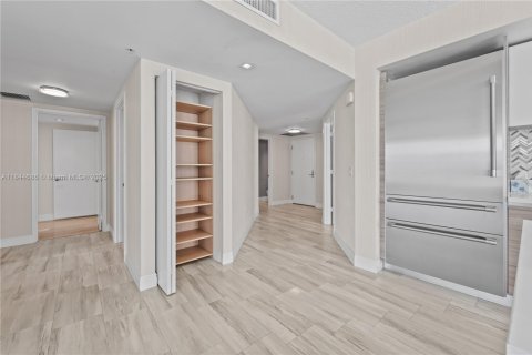 Condominio en venta en Sunny Isles Beach, Florida, 3 dormitorios, 175.77 m2 № 1840713 - foto 12
