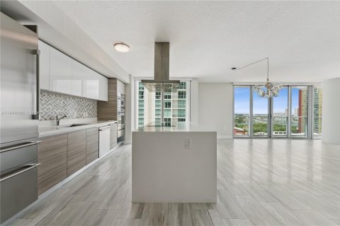 Condominio en venta en Sunny Isles Beach, Florida, 3 dormitorios, 175.77 m2 № 1840713 - foto 4