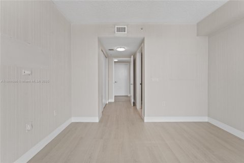 Condominio en venta en Sunny Isles Beach, Florida, 3 dormitorios, 175.77 m2 № 1840713 - foto 24