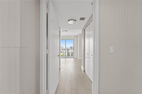 Condominio en venta en Sunny Isles Beach, Florida, 3 dormitorios, 175.77 m2 № 1840713 - foto 20