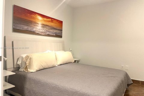 Condo in Hallandale Beach, Florida, 1 bedroom  № 2068230 - photo 18