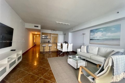Condo in Hallandale Beach, Florida, 1 bedroom  № 2068230 - photo 11
