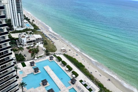 Condo in Hallandale Beach, Florida, 1 bedroom  № 2068230 - photo 25