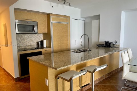 Condo in Hallandale Beach, Florida, 1 bedroom  № 2068230 - photo 15