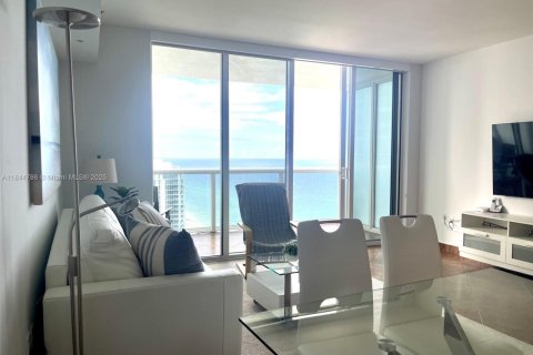 Condo in Hallandale Beach, Florida, 1 bedroom  № 2068230 - photo 8