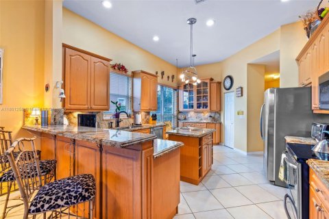 Casa en venta en Pembroke Pines, Florida, 4 dormitorios, 227.05 m2 № 1715276 - foto 8