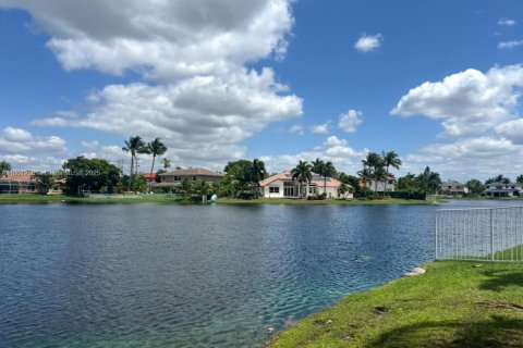 Casa en venta en Pembroke Pines, Florida, 4 dormitorios, 227.05 m2 № 1715276 - foto 29