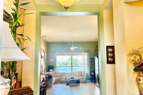 Casa en venta en Pembroke Pines, Florida, 4 dormitorios, 227.05 m2 № 1715276 - foto 19