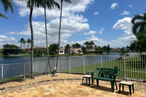 Casa en venta en Pembroke Pines, Florida, 4 dormitorios, 227.05 m2 № 1715276 - foto 24