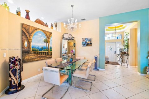 Casa en venta en Pembroke Pines, Florida, 4 dormitorios, 227.05 m2 № 1715276 - foto 22