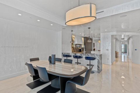 Condo in Sunny Isles Beach, Florida, 4 bedrooms  № 1973552 - photo 10