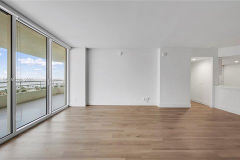 Снять в аренду квартиру в Майами, Флорида 2 спальни, 130.43м2, № 2041335 - фото 9