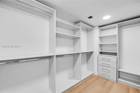 Снять в аренду квартиру в Майами, Флорида 2 спальни, 130.43м2, № 2041335 - фото 23