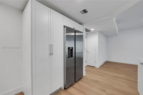 Снять в аренду квартиру в Майами, Флорида 2 спальни, 130.43м2, № 2041335 - фото 13