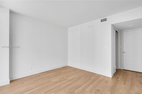 Снять в аренду квартиру в Майами, Флорида 2 спальни, 130.43м2, № 2041335 - фото 29