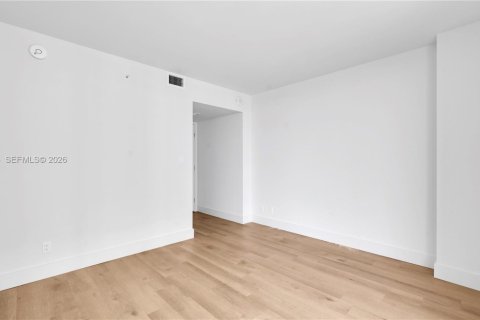 Снять в аренду квартиру в Майами, Флорида 2 спальни, 130.43м2, № 2041335 - фото 30