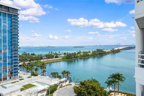 Снять в аренду квартиру в Майами, Флорида 2 спальни, 130.43м2, № 2041335 - фото 3