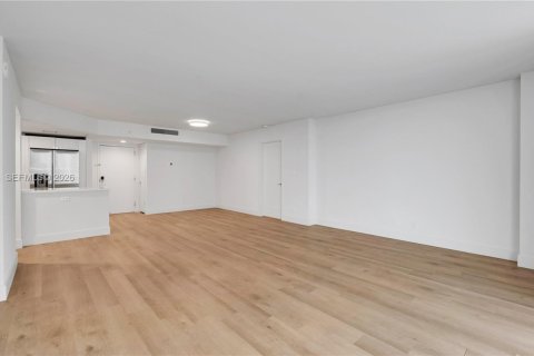 Снять в аренду квартиру в Майами, Флорида 2 спальни, 130.43м2, № 2041335 - фото 7