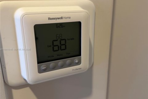 Copropriété à louer à Miami, Floride № 2043033 - photo 13