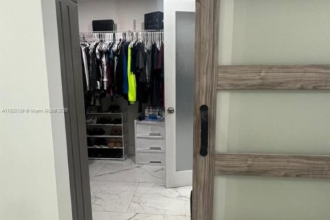 Купить виллу или дом в Майами-Гарденс, Флорида 3 спальни, 172.8м2, № 1974931 - фото 28