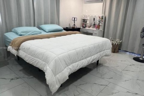 Купить виллу или дом в Майами-Гарденс, Флорида 3 спальни, 172.8м2, № 1974931 - фото 30