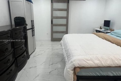 Купить виллу или дом в Майами-Гарденс, Флорида 3 спальни, 172.8м2, № 1974931 - фото 25