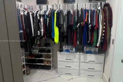 Купить виллу или дом в Майами-Гарденс, Флорида 3 спальни, 172.8м2, № 1974931 - фото 26