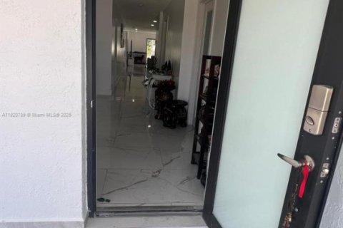 Купить виллу или дом в Майами-Гарденс, Флорида 3 спальни, 172.8м2, № 1974931 - фото 5