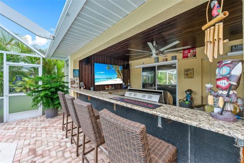 Casa en venta en Cape Coral, Florida, 3 dormitorios, 190.45 m2 № 1772274 - foto 8