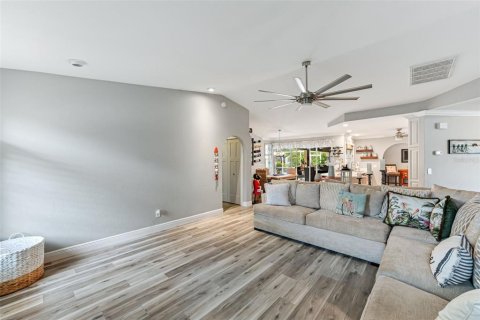 Casa en venta en Cape Coral, Florida, 3 dormitorios, 190.45 m2 № 1772274 - foto 24