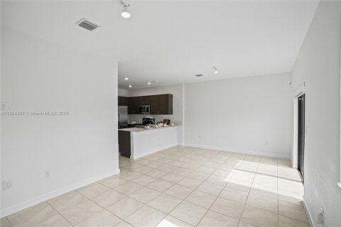 Townhouse in Homestead, Florida 3 bedrooms, 157.47 sq.m. № 1956716 - photo 14