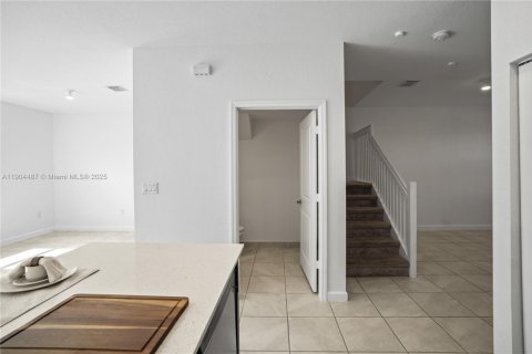 Townhouse in Homestead, Florida 3 bedrooms, 157.47 sq.m. № 1956716 - photo 15
