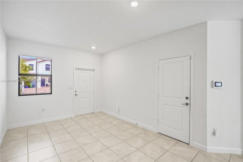 Townhouse in Homestead, Florida 3 bedrooms, 157.47 sq.m. № 1956716 - photo 18