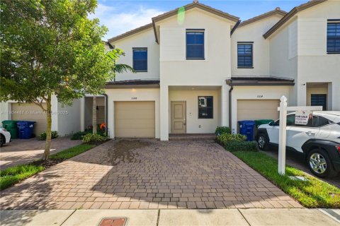 Townhouse in Homestead, Florida 3 bedrooms, 157.47 sq.m. № 1956716 - photo 2