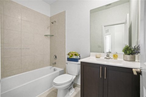 Townhouse in Homestead, Florida 3 bedrooms, 157.47 sq.m. № 1956716 - photo 27