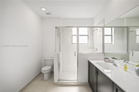 Townhouse in Homestead, Florida 3 bedrooms, 157.47 sq.m. № 1956716 - photo 25