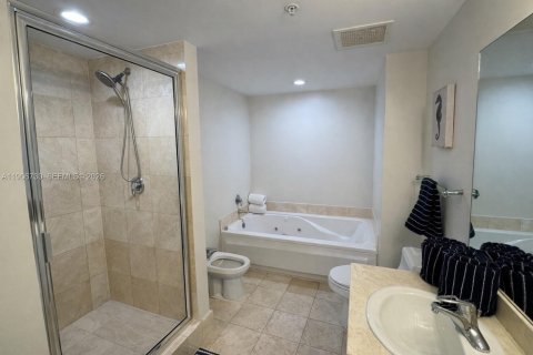 Condo in Sunny Isles Beach, Florida, 1 bedroom  № 2082026 - photo 18