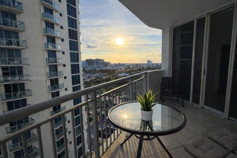 Condo in Sunny Isles Beach, Florida, 1 bedroom  № 2082026 - photo 12