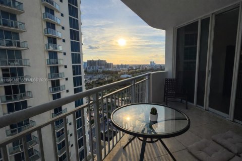 Condo in Sunny Isles Beach, Florida, 1 bedroom  № 2082026 - photo 10
