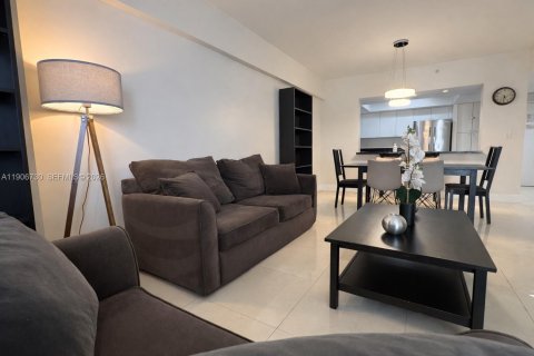 Condo in Sunny Isles Beach, Florida, 1 bedroom  № 2082026 - photo 2