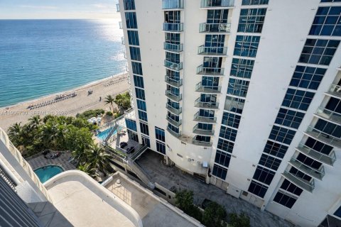 Condo in Sunny Isles Beach, Florida, 1 bedroom  № 2082026 - photo 21