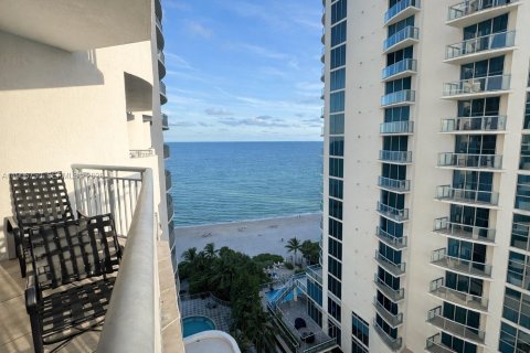Condo in Sunny Isles Beach, Florida, 1 bedroom  № 2082026 - photo 9
