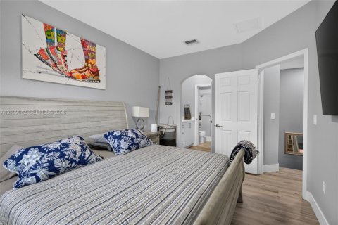 Townhouse in Miramar, Florida 2 bedrooms, 92.9 sq.m. № 2428114 - photo 22